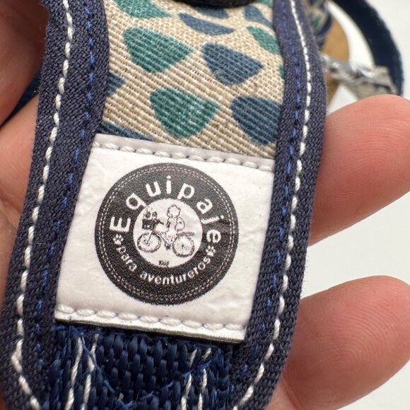 Dog harness and matching leash and poop bag holder size XS - Picture 6 of 7